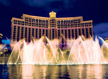 Want to make the Bellagio fountains dance for you? Photo from Kimo Akane