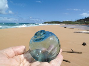 The author discovered this glass ball at Kealia Beach | Jane Esaki photo