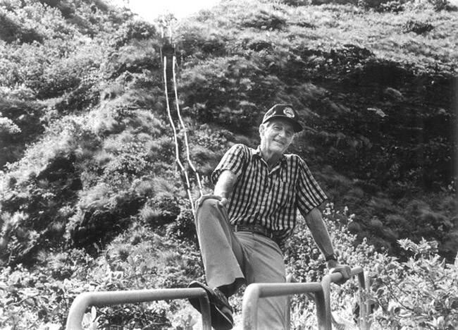 DLNR director Bill Paty pauses on his way to the top of Oahu's Haiku Stairs in August 1988 Carl Viti / Star-Advertiser photo 
