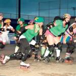 Shamrocks jammer Suki2u passes the pack scoring points