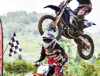 MOTOCROSS FANATICS RIDE HARD IN WAILUA