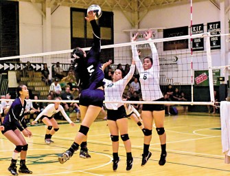 Warriors Inch Past Menehune in Four-Set Win