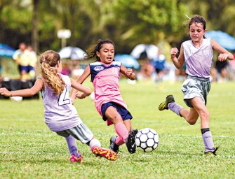 Girls Show Oﬀ Their Skills In Friendly Match